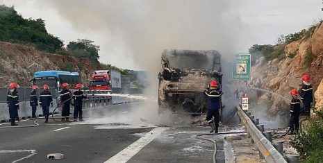 DBV chi trả hơn 1 tỷ đồng chỉ sau 7 ngày cho vụ cháy xe khách Nha Trang – Cam Lâm, khẳng định uy tín và tốc độ bồi thường hàng đầu ngành bảo hiểm. DBV chi trả hơn 1 tỷ đồng chỉ sau 7 ngày cho vụ cháy xe khách Nha Trang – Cam Lâm, khẳng định uy tín và tốc độ bồi thường hàng đầu ngành bảo hiểm.