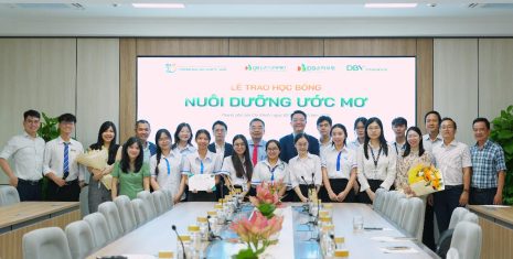 DBV trao tặng học bổng “Nuôi dưỡng ước mơ” cho sinh viên Đại học Kinh tế – Luật, ĐHQG TP.HCM, thể hiện trách nhiệm xã hội và lan tỏa giá trị nhân văn, tiếp sức sinh viên vượt khó học giỏi, xây dựng tương lai bền vững cho cộng đồng giáo dục Việt Nam. DBV trao tặng học bổng “Nuôi dưỡng ước mơ” cho sinh viên Đại học Kinh tế - Luật, ĐHQG TP.HCM, thể hiện trách nhiệm xã hội và lan tỏa giá trị nhân văn, tiếp sức sinh viên vượt khó học giỏi, xây dựng tương lai bền vững cho cộng đồng giáo dục Việt Nam.